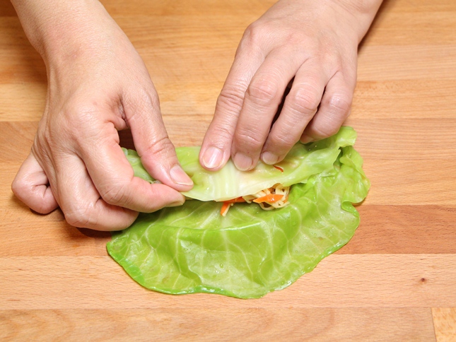 Salad heo gia vị kiểu Thái chua cay ai ăn cùng nghiền