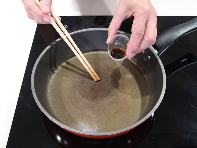 Salad heo gia vị kiểu Thái chua cay ai ăn cùng nghiền