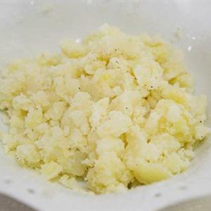 Cách làm salad khoai tây Hàn Quốc