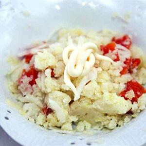 Cách làm salad khoai tây Hàn Quốc