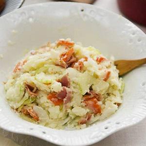 Cách làm salad khoai tây Hàn Quốc