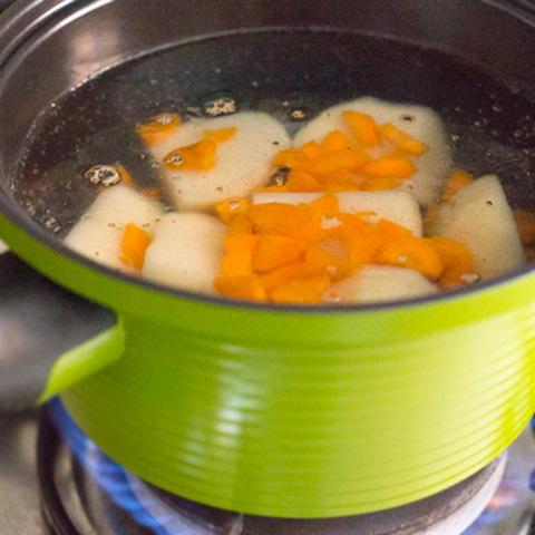 Cách làm salad khoai tây kiểu Nhật