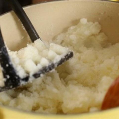 Cách làm salad khoai tây nghiền kiểu Hàn