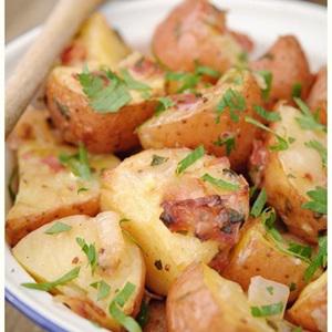Cách làm salad khoai tây nóng