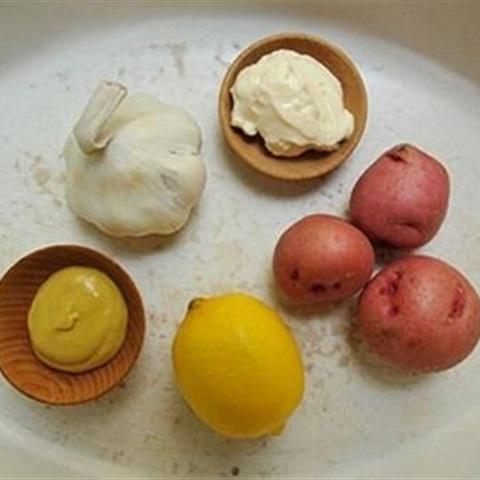 Cách làm salad khoai tây nướng
