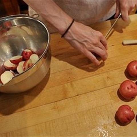 Cách làm salad khoai tây nướng