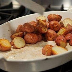 Cách làm salad khoai tây nướng