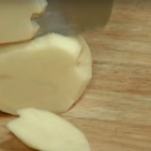 Cách làm salad khoai tây trộn