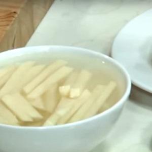 Cách làm salad khoai tây trộn