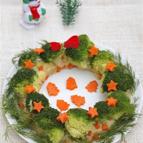 Cách làm salad khoai tây vòng nguyệt quế