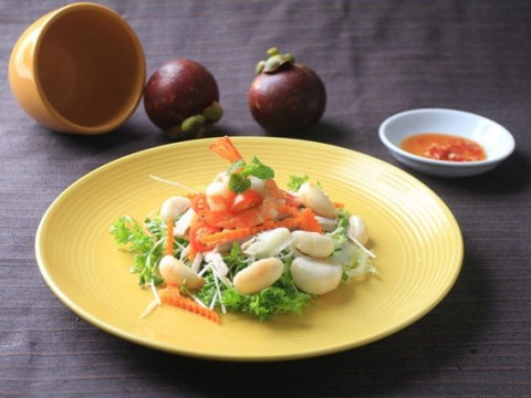 Salad măng cụt tôm thịt