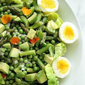 Cách làm salad măng tây và đậu Hà Lan