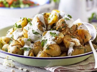 Salad me và khoai tây