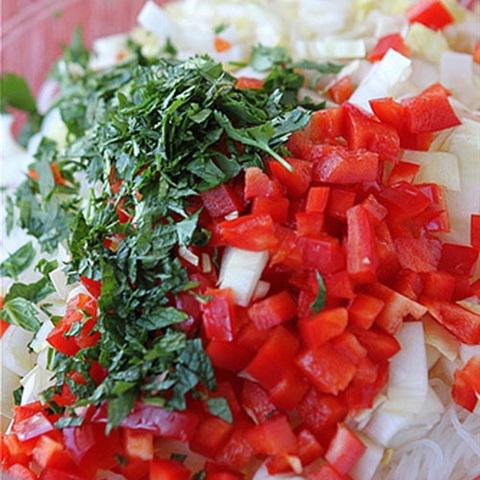 Cách làm salad miến tôm kiểu Thái