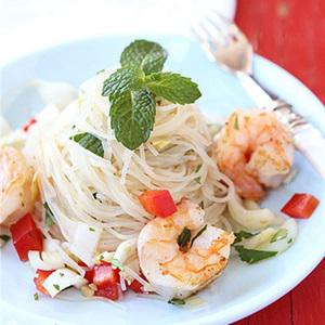 Cách làm salad miến tôm kiểu Thái
