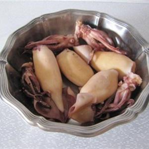 Cách làm salad mực trộn