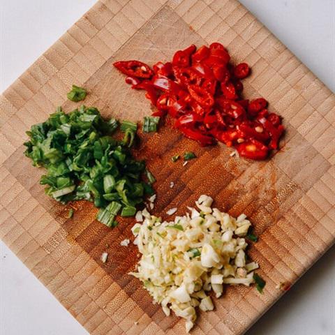 Cách làm salad nấm mèo