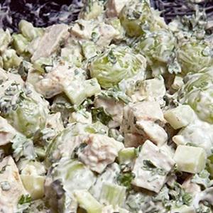 Cách làm salad nho thịt gà