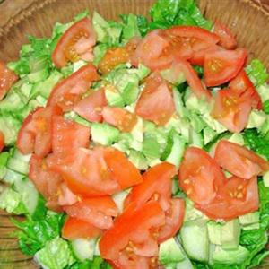 Cách làm salad Pesto với lê và nụ bạch hoa