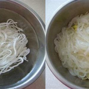 Cách làm salad rau mầm trộn bún