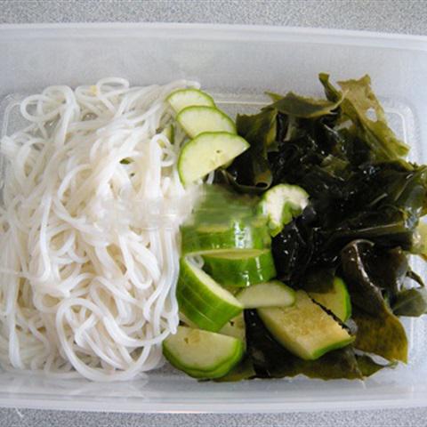 Cách làm salad rong biển