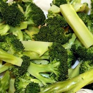 Cách làm salad súp lơ xanh