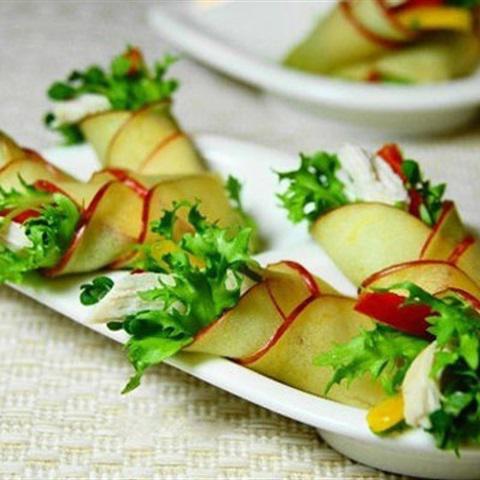 Cách làm salad táo cuộn