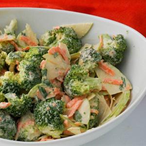 Cách làm salad táo thập cẩm