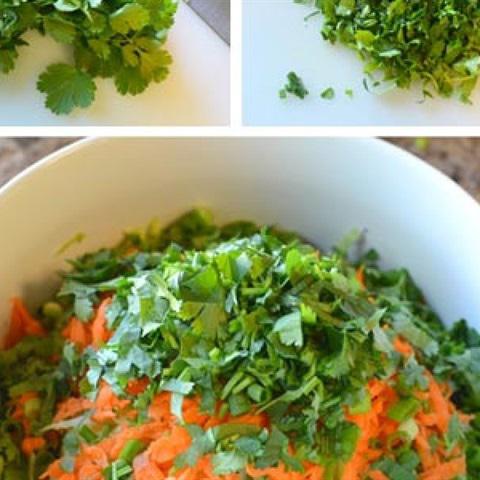 Cách làm salad táo và bắp cải tím