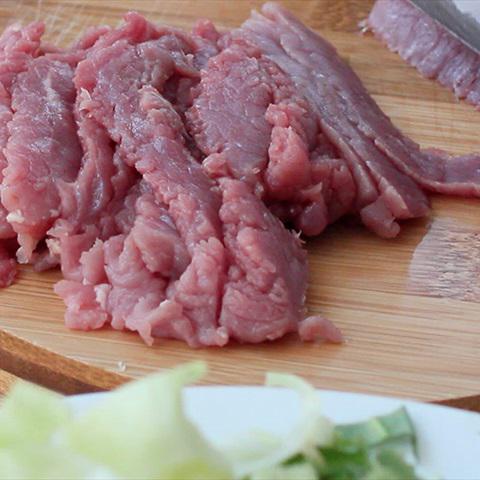 Cách làm salad thịt bò kiểu Thái