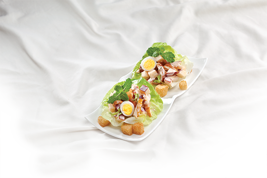 Salad thịt gà trộn táo đỏ