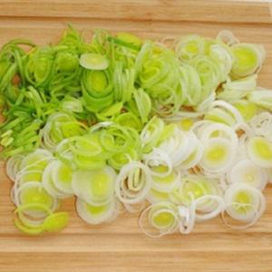 Cách làm salad tỏi tây