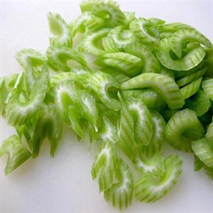 Cách làm salad tôm cần tây