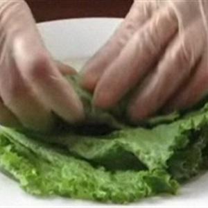 Cách làm salad tôm cuộn