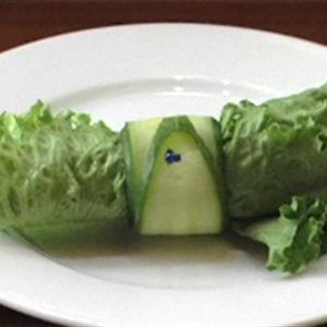Cách làm salad tôm cuộn