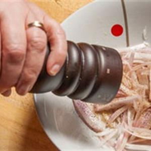 Cách làm salad tôm mix hoa quả