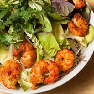 Cách làm salad tôm mix hoa quả