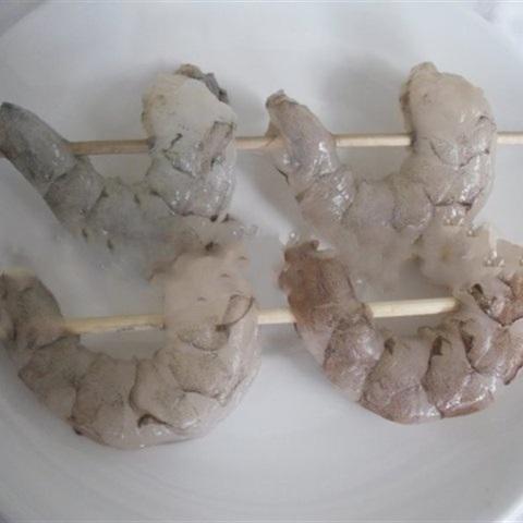 Cách làm salad tôm trộn bông so đũa