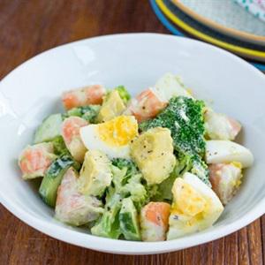 Cách làm salad tôm trứng
