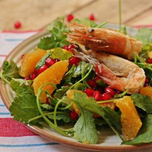 Cách làm salad trái cây tôm chiên