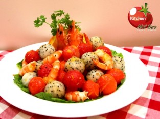 Salad trái cây trộn tôm