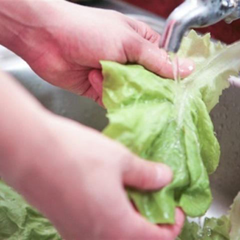 Cách làm salad trộn rượu vang