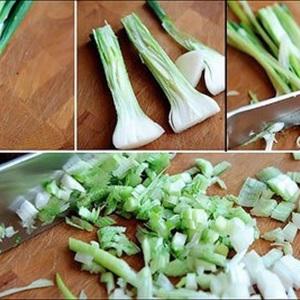 Cách làm salad trứng kẹp bánh mì