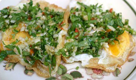 Salad trứng ốp-lết