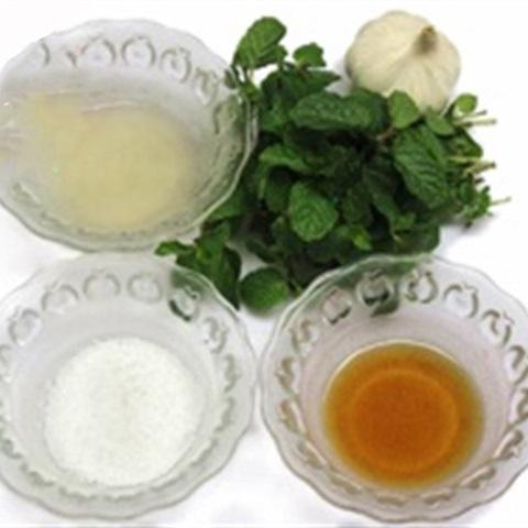 Cách làm salad từ vỏ dưa hấu