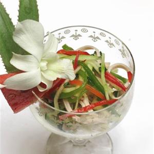 Cách làm salad từ vỏ dưa hấu