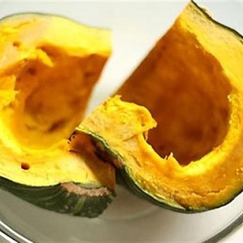 Cách làm salad và sandwich bí đỏ