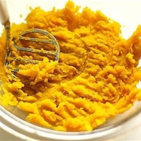 Cách làm salad và sandwich bí đỏ