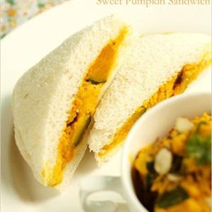 Cách làm salad và sandwich bí đỏ