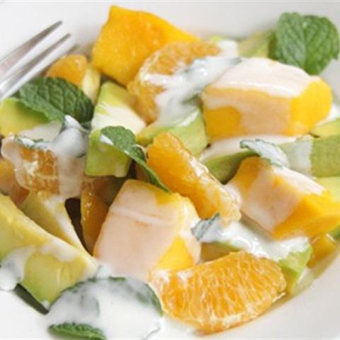 Cách làm salad xoài bơ sốt sữa chua